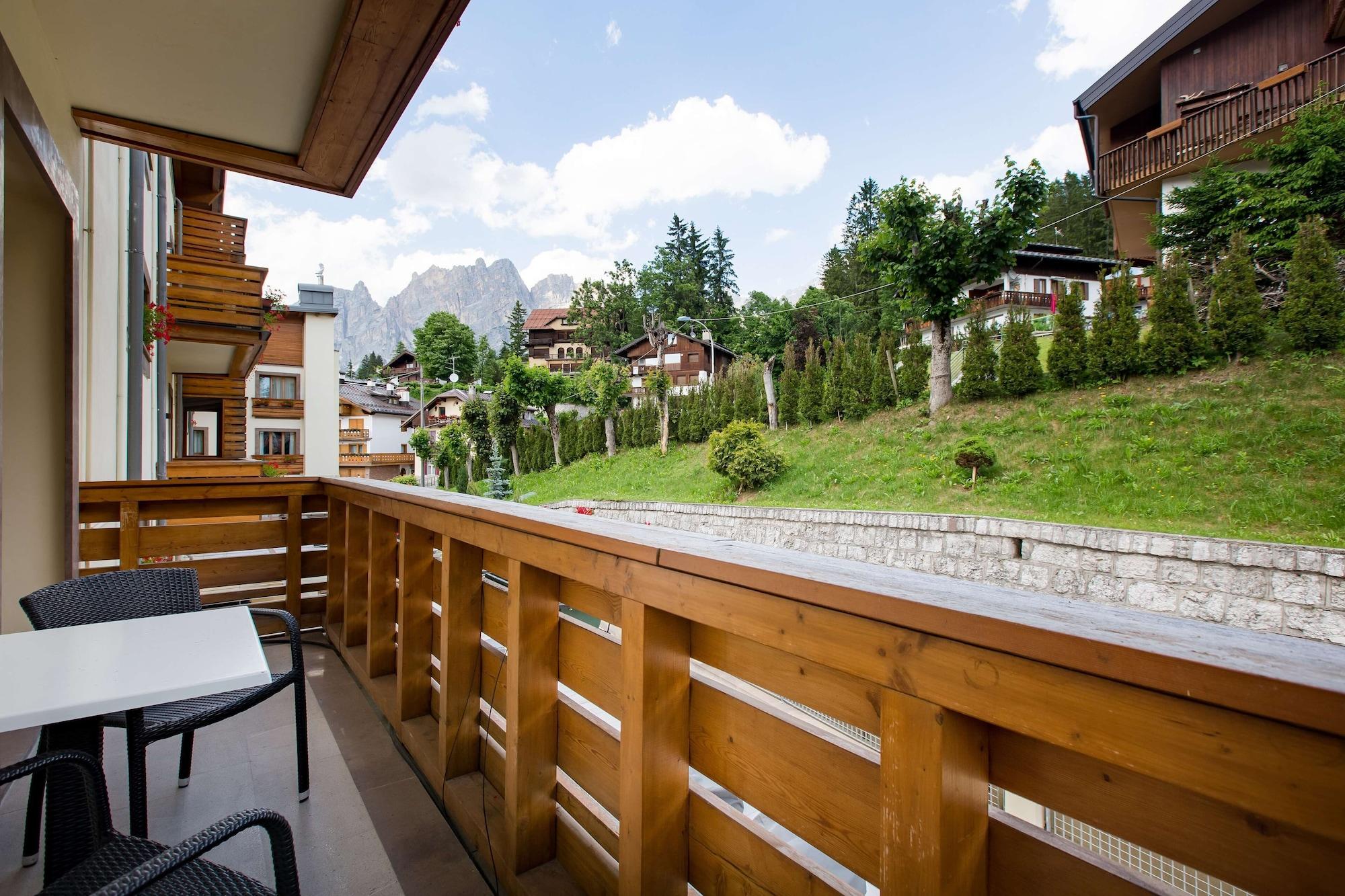 Radisson Residences Savoia Palace Cortina d’Ampezzo Exterior foto